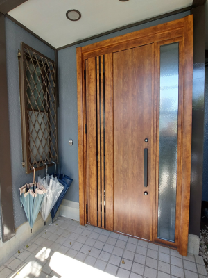 玄関ドア改修後